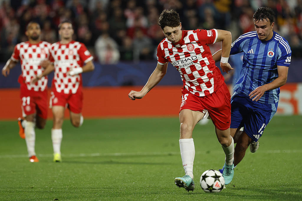 关于转会期欧篮联焦点战；门兴格拉德巴赫外线爆发；球迷炸锅；年轻球员得到机会的信息