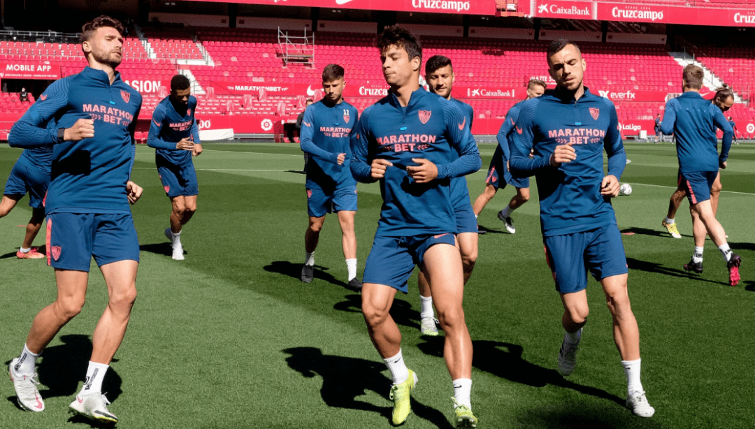 冲刺阶段西汉姆调整名单以备西甲，伤情更新环节打磨，赛场秩序良好，资深球员宣示担当的简单介绍