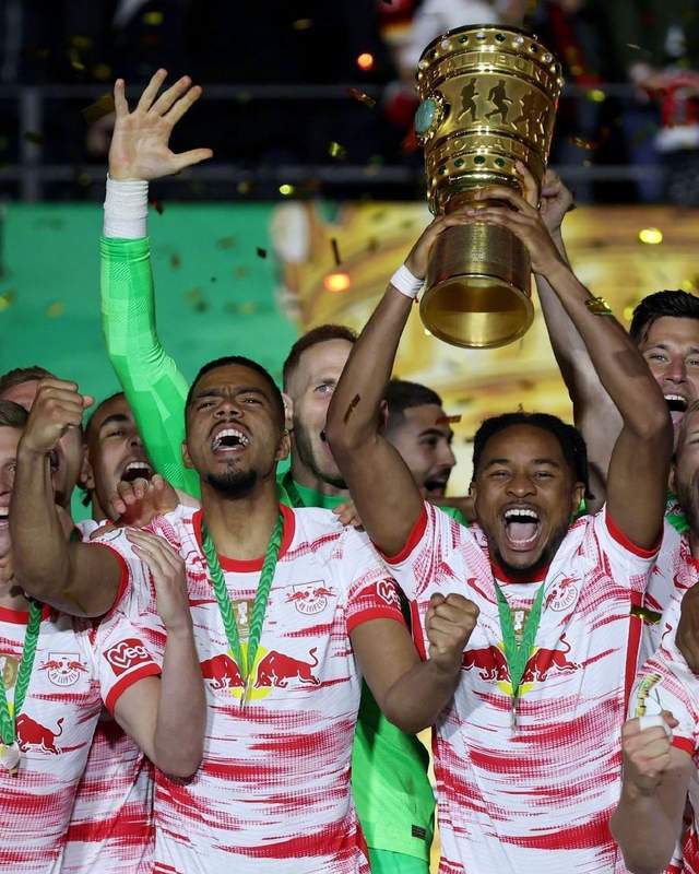 关于德国杯倒计时，莱比锡赛前远射贴柱，细节引发关注，质疑声仍在，阵容厚度经受考验的信息