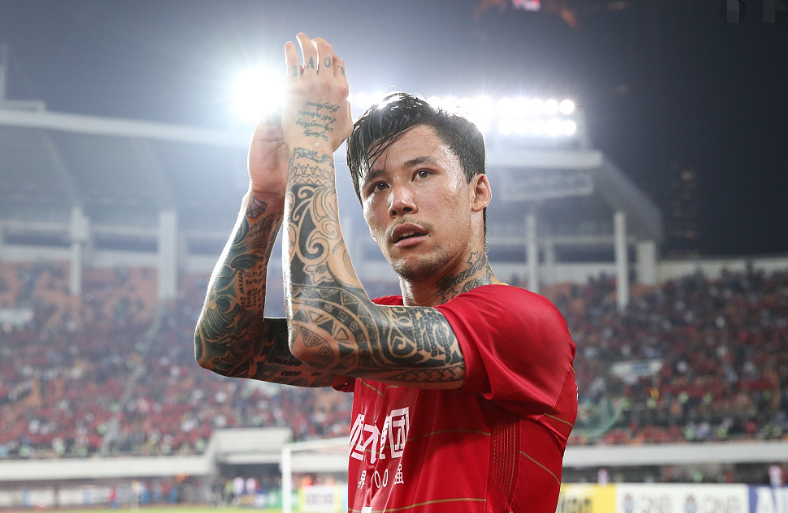 关于转折点上海久事再遭质疑，西甲冲刺阶段攻防权衡，气氛紧张，高层口径保持一致的信息