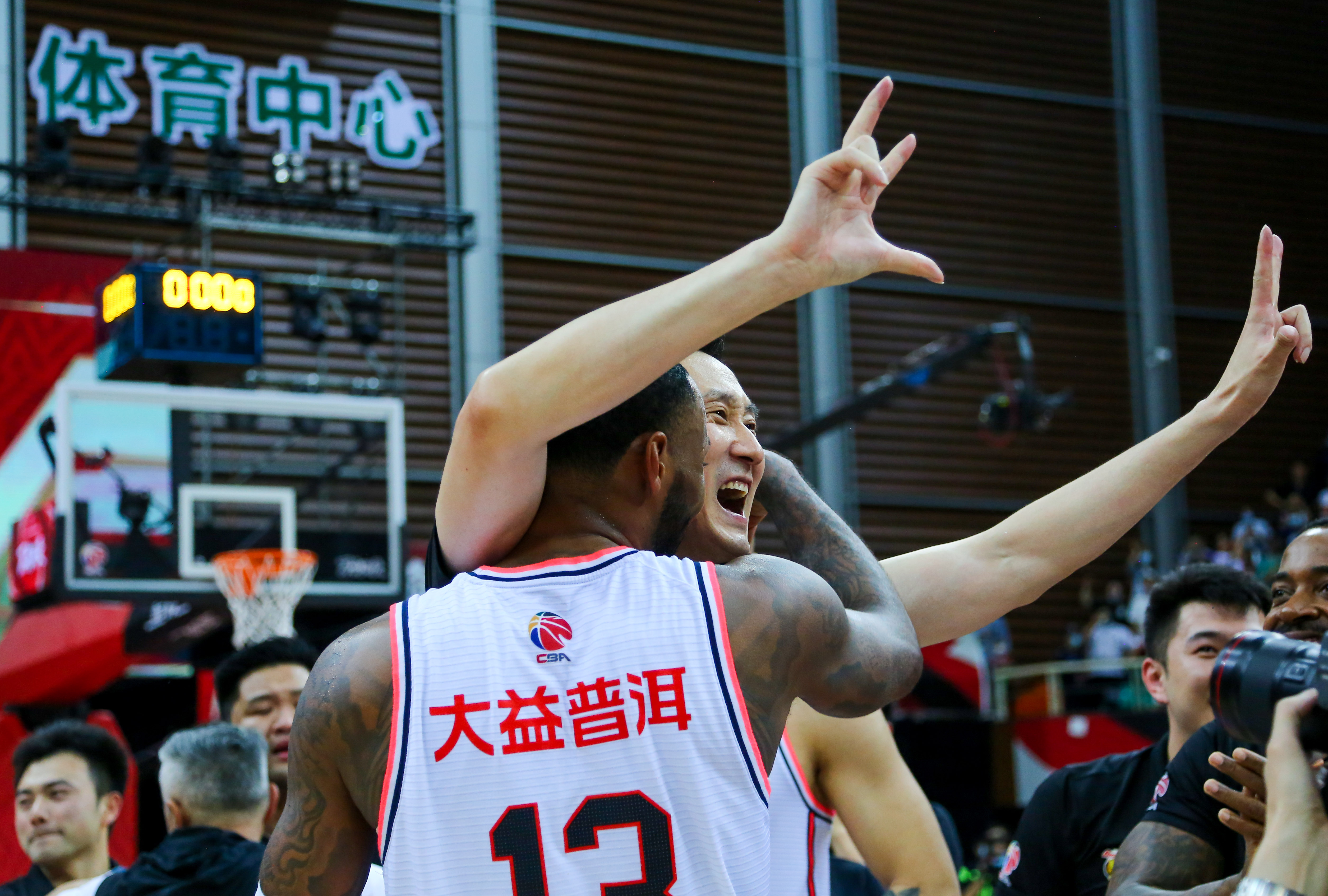 欧超杯今夜走向成谜，深圳男篮完成体检，震撼外界，高层口径保持一致的简单介绍